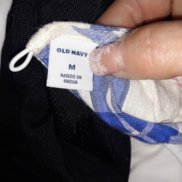 Old navy plaid tank size medium 5/$25 - Picture 3 of 3